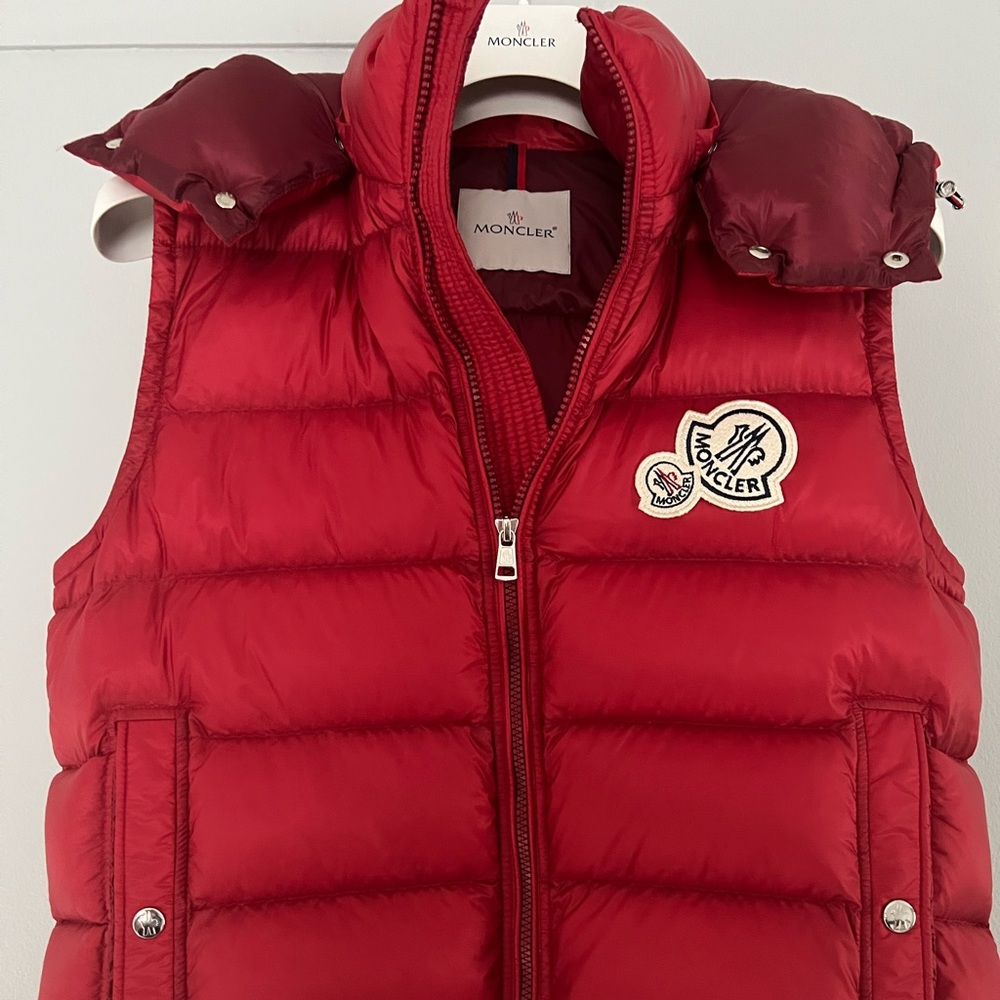 Moncler unisex red Vest w Hoodie. Authentic!!